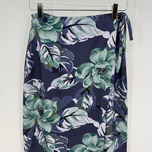 Tommy Bahama Size 6 100% Silk Floral Wrap Skirt Blue Green Pool Coverup - Picture 2 of 8